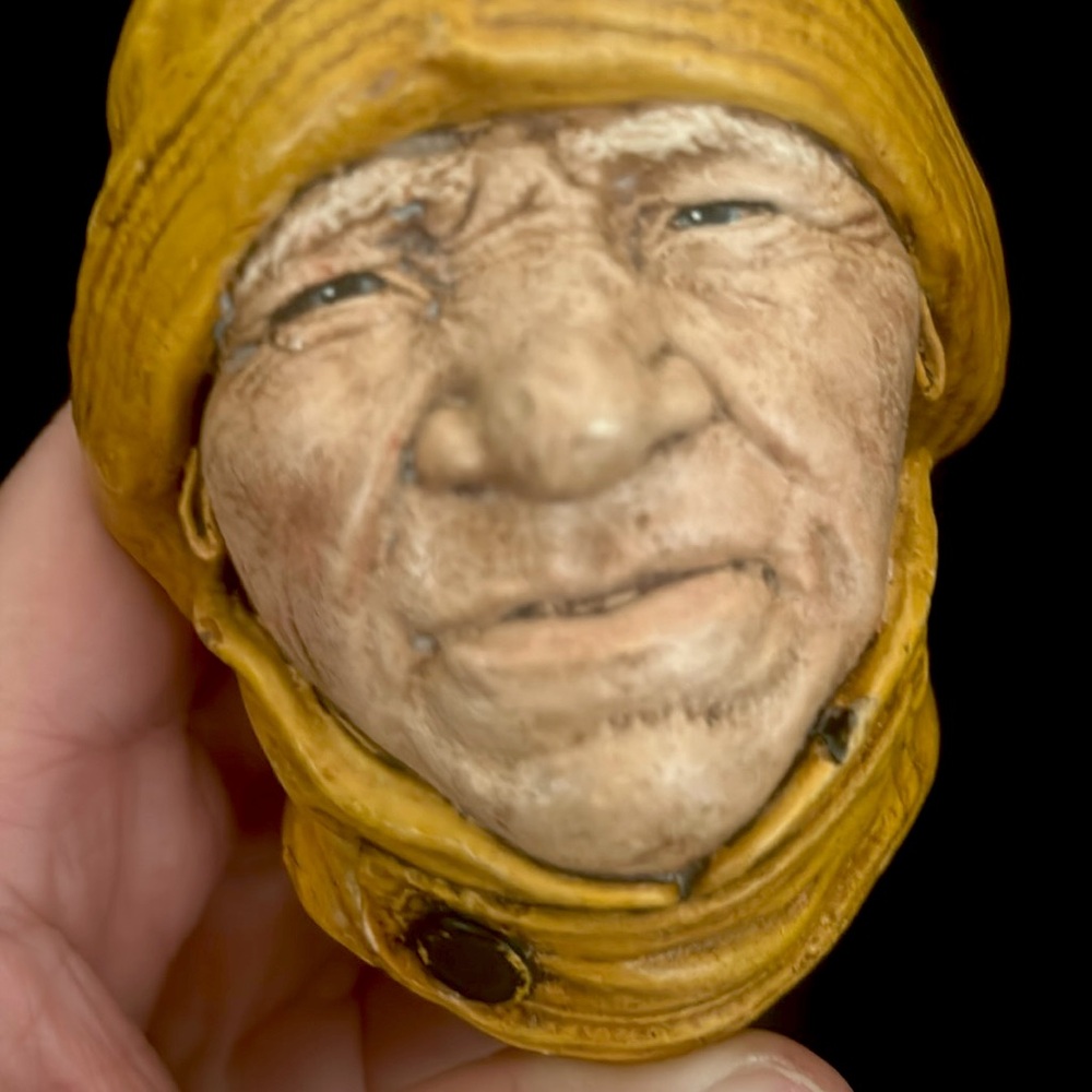 Vintage “Boatman ” chalk-ware hand painted 3D head wall plaque - Picture 3 of 9